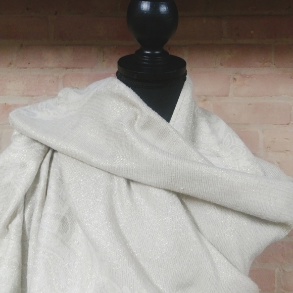 Nordstrom | Amazing Sparkle Wrap Scarf - Picture 4 of 8